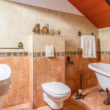 Pet Friendly In With Kitchenette Holiday home