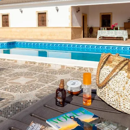 Pet Friendly In With Kitchenette Semesterbostad Lucena