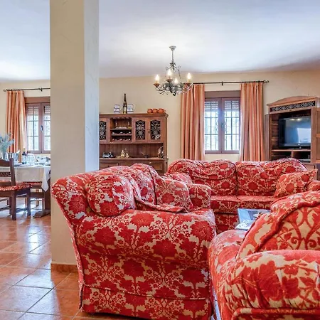 Pet Friendly In With Kitchenette Lucena